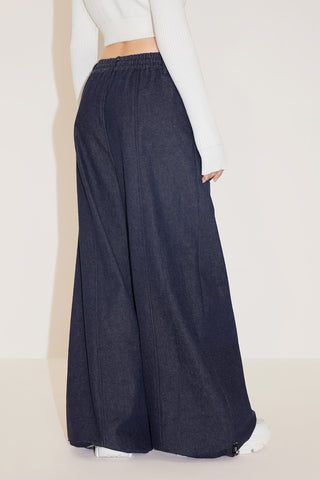 Cargo Style Wide Leg Jeans With Pockets