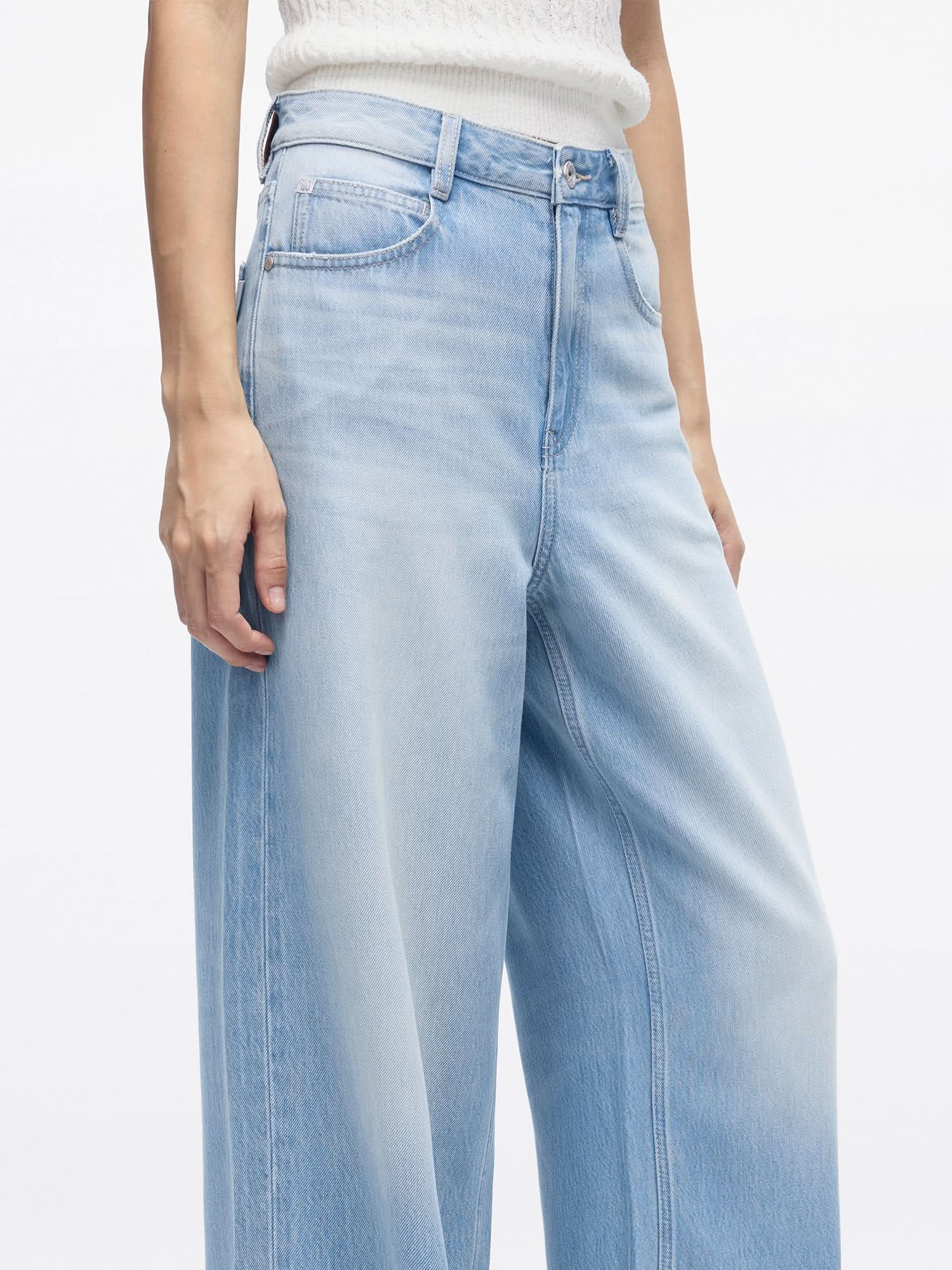 Wide-leg Denim Jeans