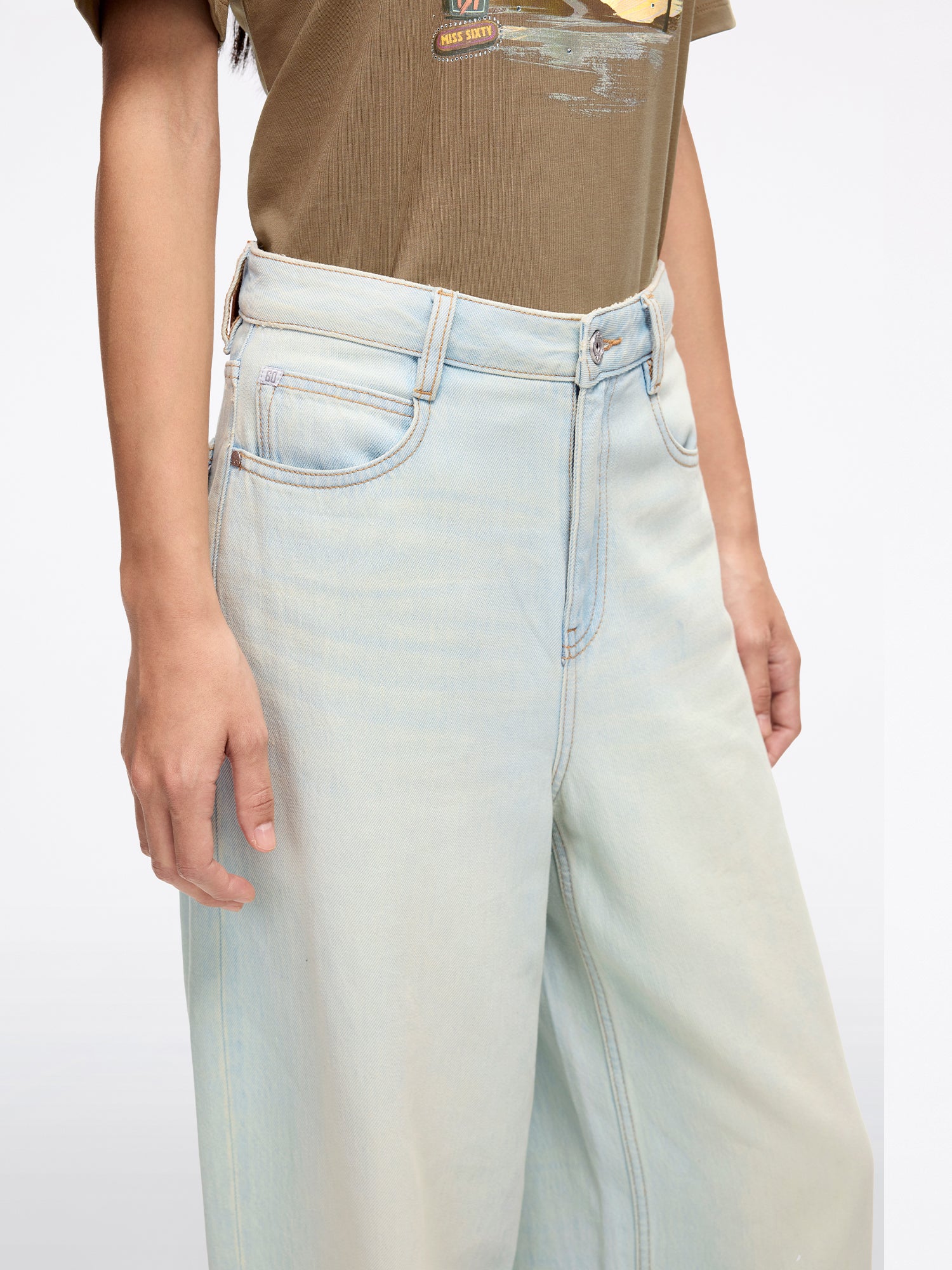 Relaxed Wide-Leg Denim Jeans