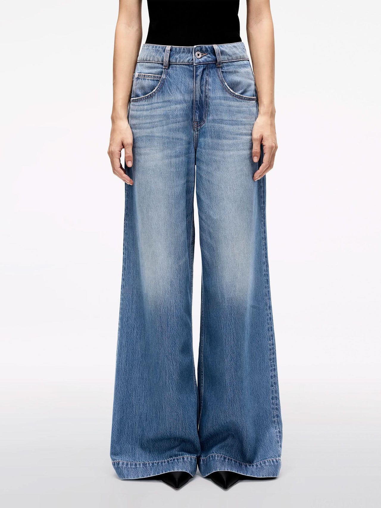 WIDE-LEG JEANS