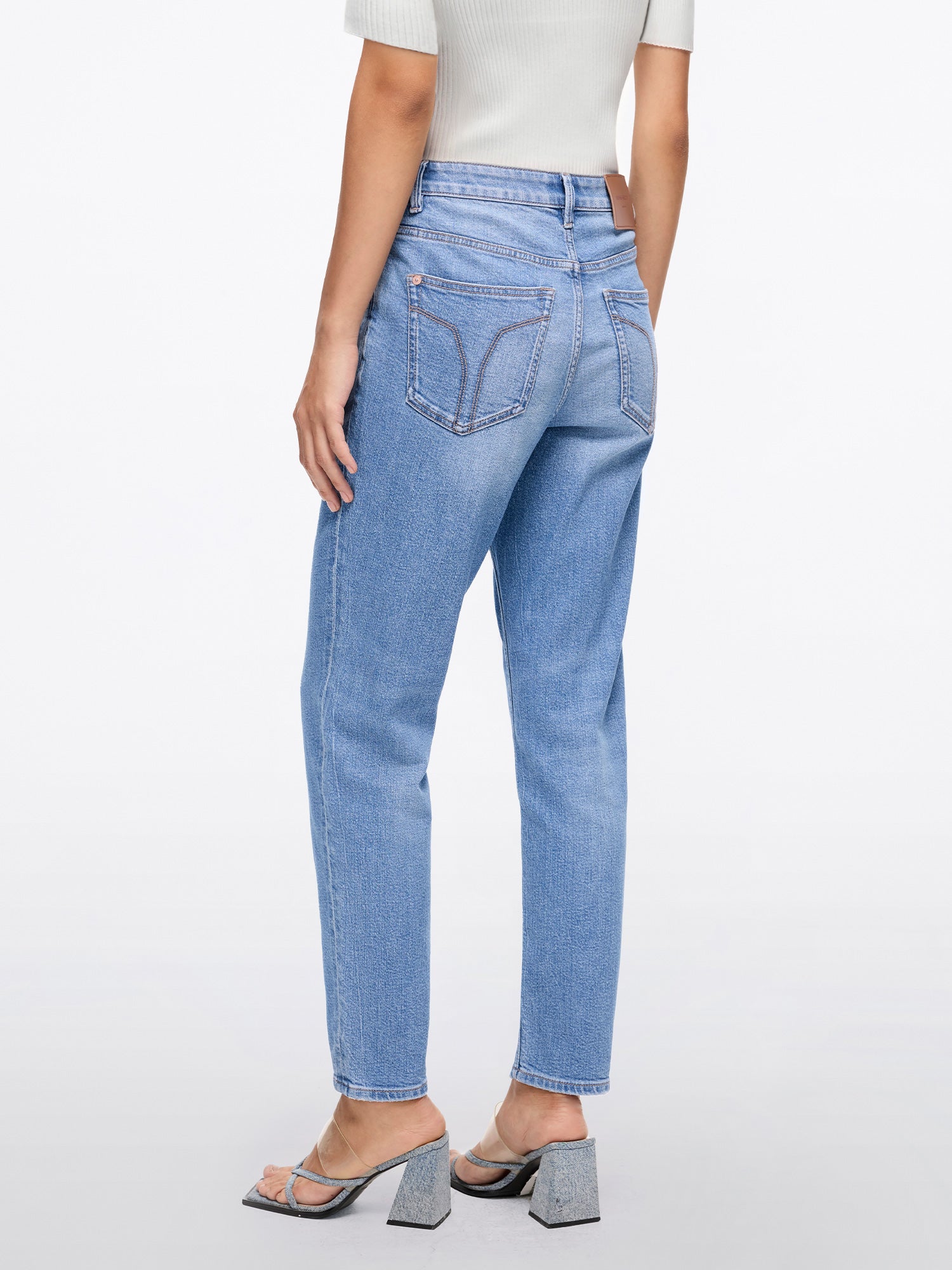 Cropped Carrot Jeans