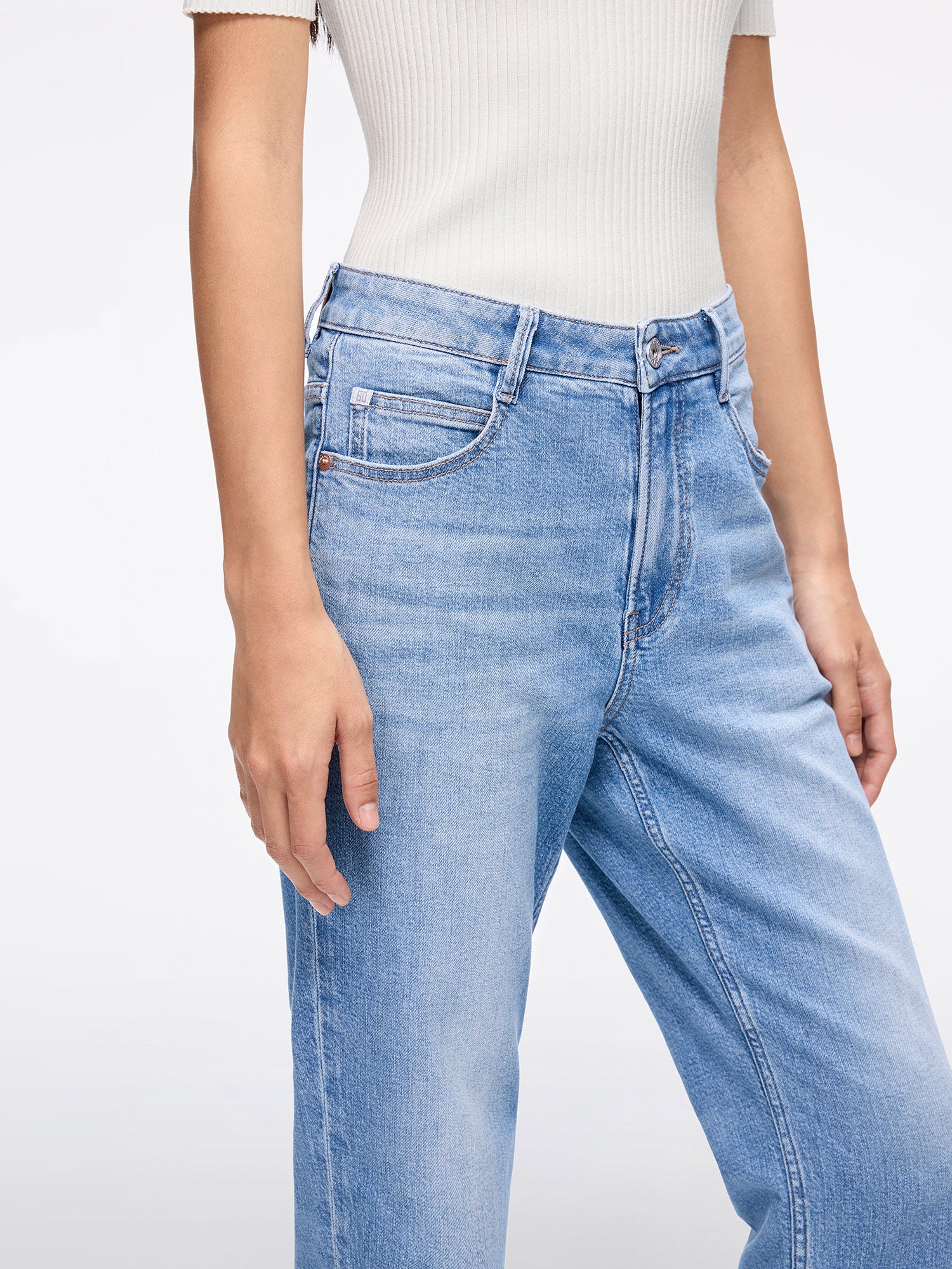 Cropped Carrot Jeans